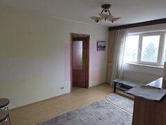 Apartament cu 3 camere de vanzare in Campina, central